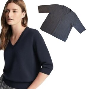 Uniqlo Short Sleeve Minimalist V neck Knit Top Sweater  Dark Navy large